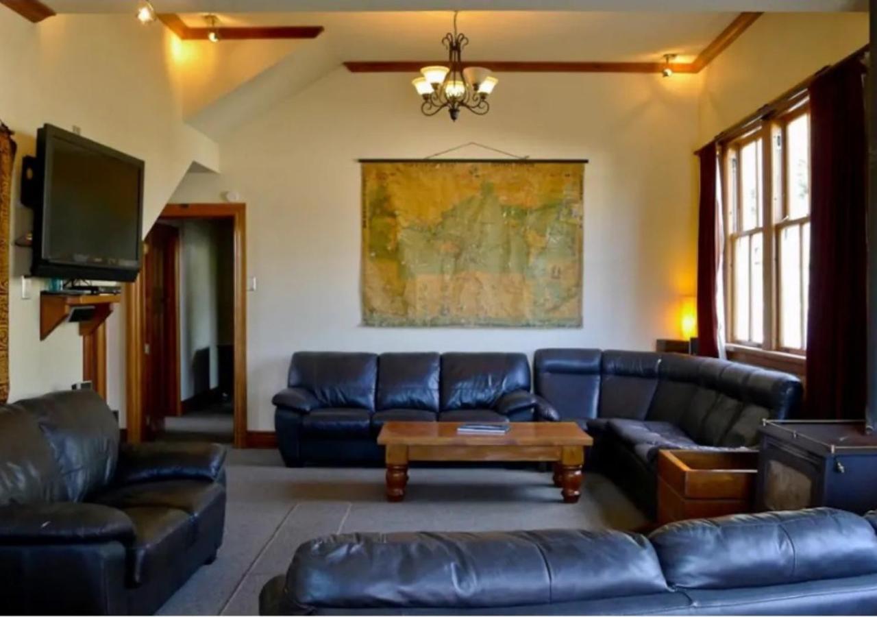 The Ghost Lodge Granity Ngoại thất bức ảnh